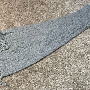 Grey wool scarf